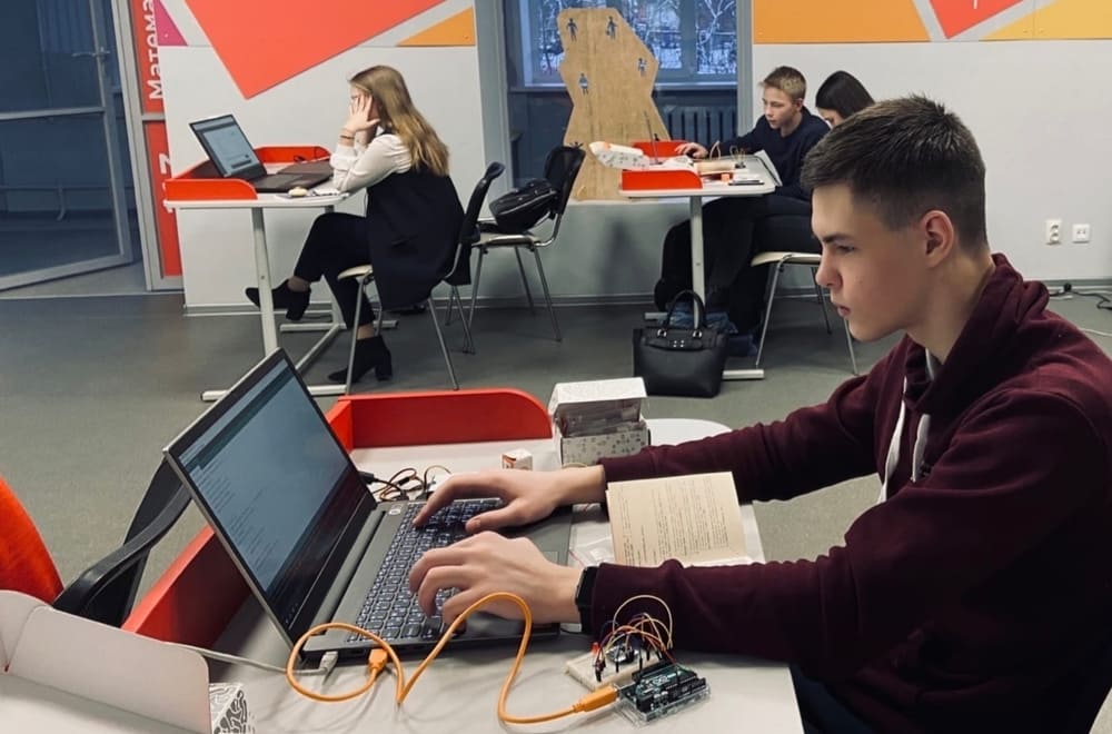 Школьники рассказывают об интересующих их научных темах