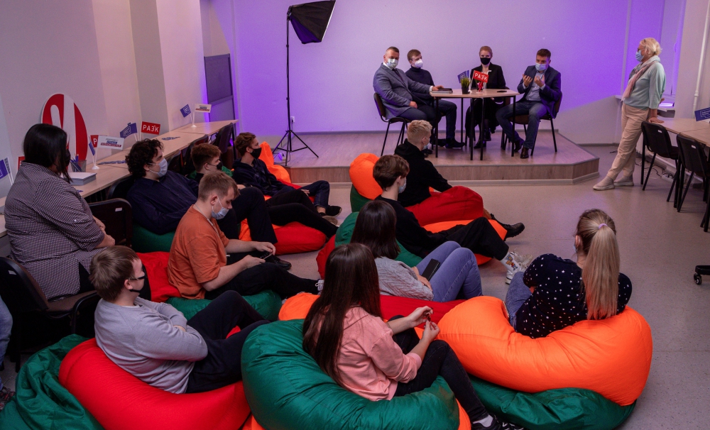 Студенты ИИТ ЧГУ взяли бронзу на Хакатоне «Цифровой прорыв»